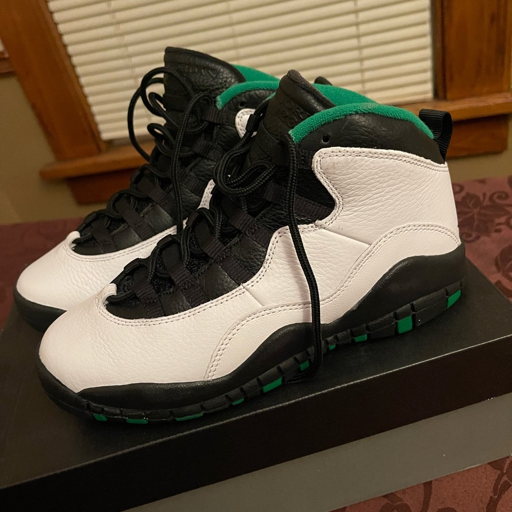 Size 4.5Y Air Jordan 10 Retro Seattle
